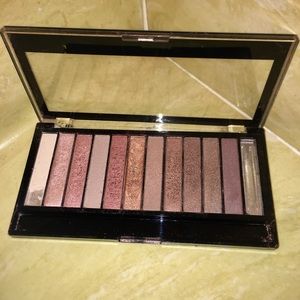 Revolution Iconic 3 eyeshadow palette